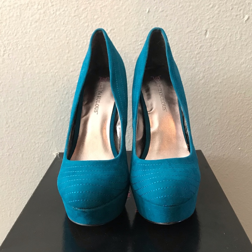 Heels - Picture 2 of 4